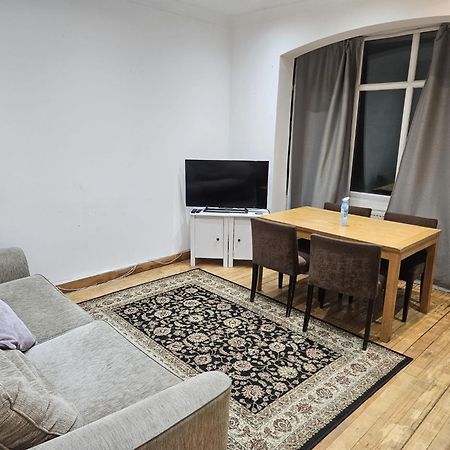 2 Bedroom Flat - Travel Direct To Heathrow/Central London Kültér fotó