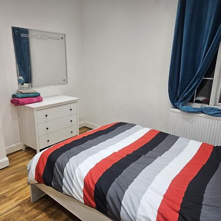 2 Bedroom Flat - Travel Direct To Heathrow/Central London Kültér fotó
