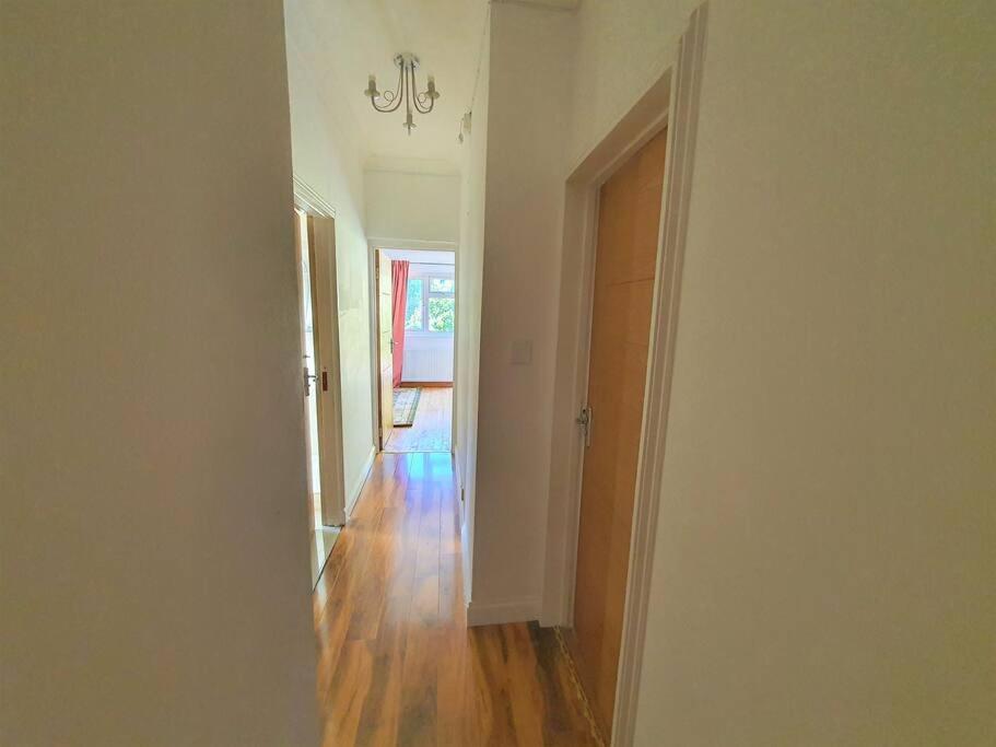2 Bedroom Flat - Travel Direct To Heathrow/Central London Kültér fotó
