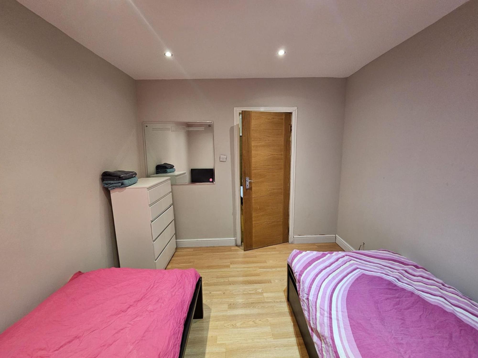 2 Bedroom Flat - Travel Direct To Heathrow/Central London Kültér fotó